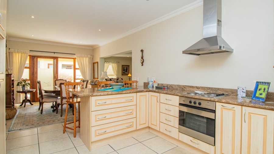 3 Bedroom Property for Sale in Sandbaai Western Cape